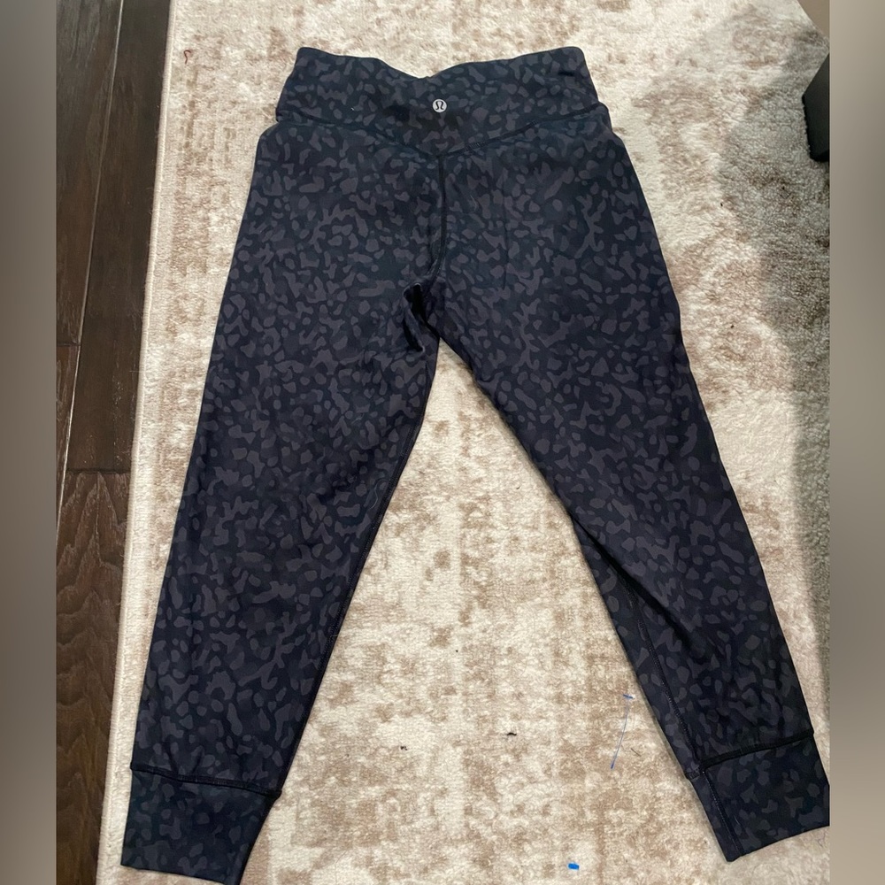SOLD Lululemon joggers - size 4